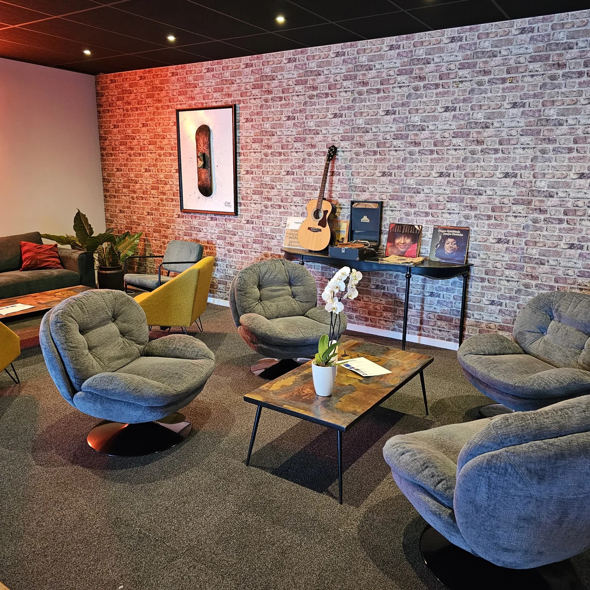 Espace lounge guitare & vinyles