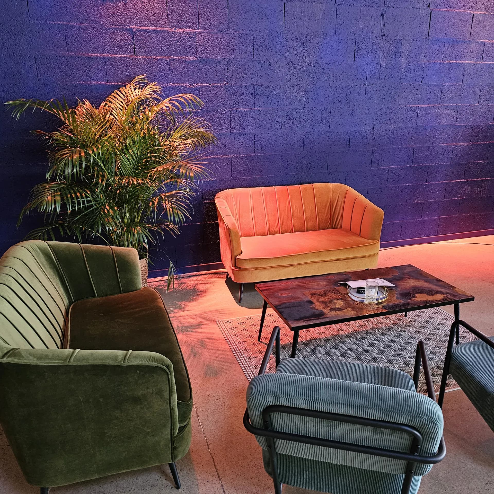 Coin détente mur violet